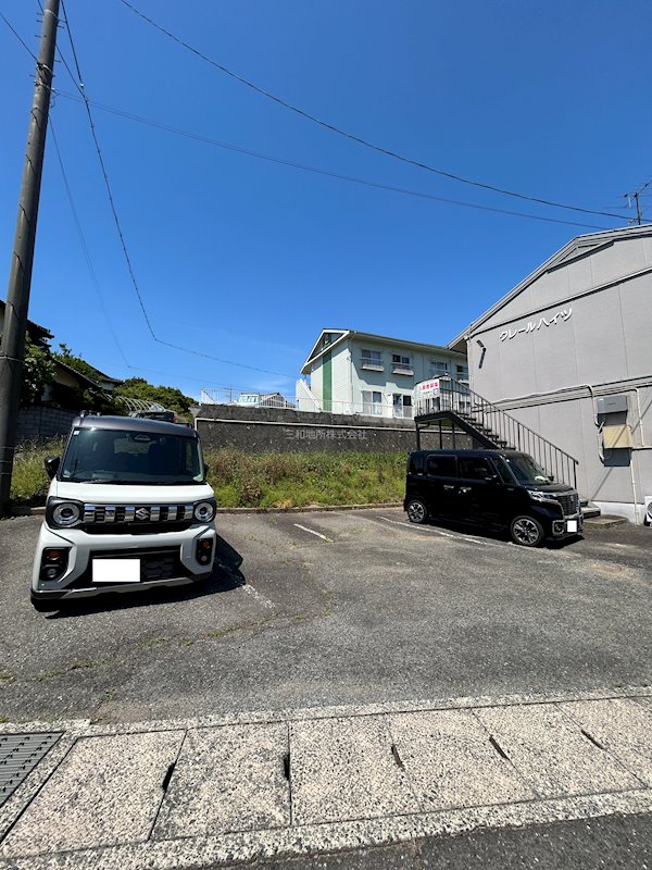 クレールハイツ 駐車場