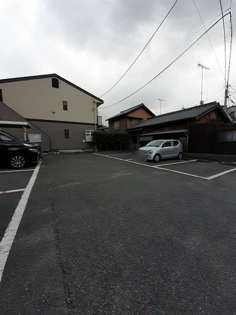 アヴニール２１ 駐車場