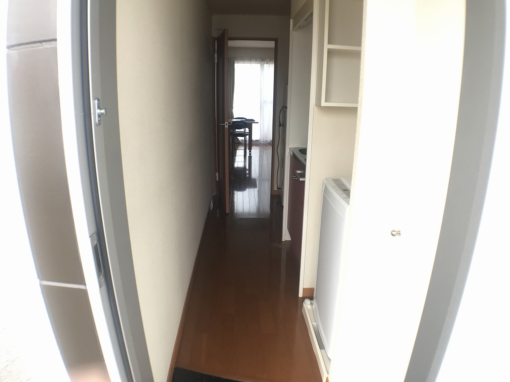 レオパレスシャンテ 玄関