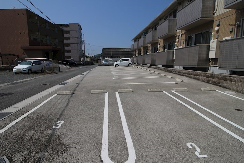 ヴィルセイン武久 駐車場