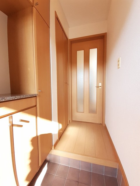 勇駿Ⅱ番館 玄関