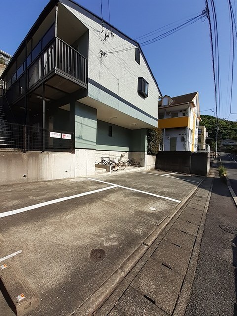 カーサ・ソレアードⅡ番館 駐車場