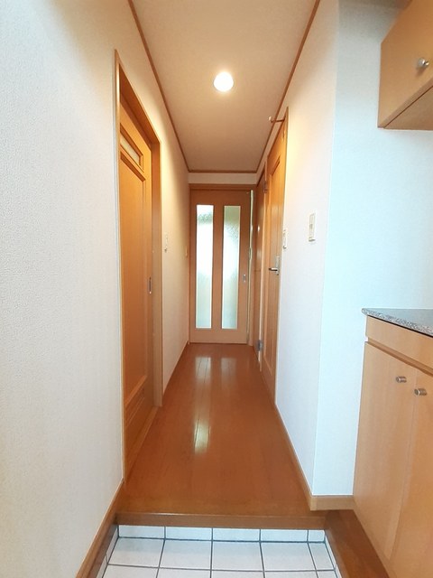 ラフレシール秋根 玄関