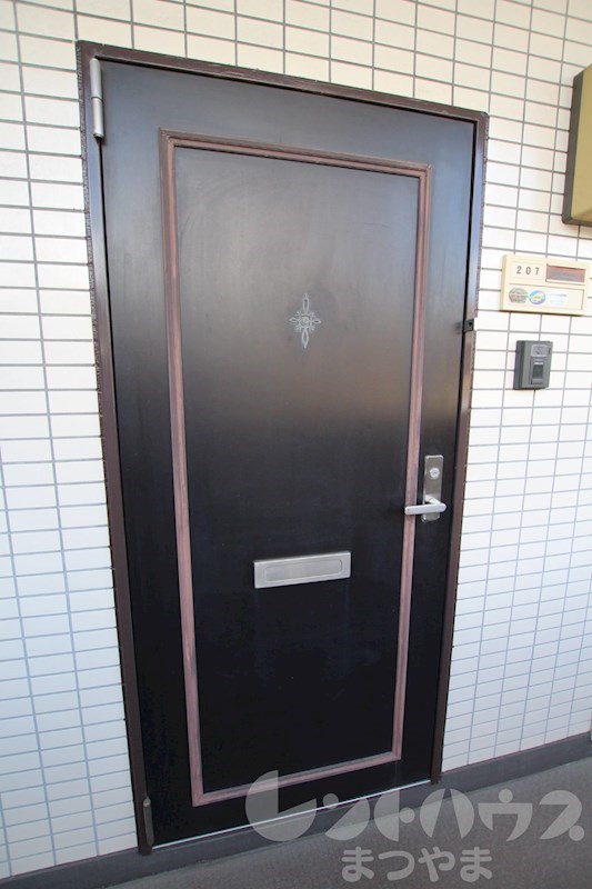 ロイヤルハイツ清水町 玄関