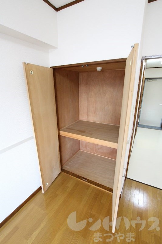 エトワール古町 収納