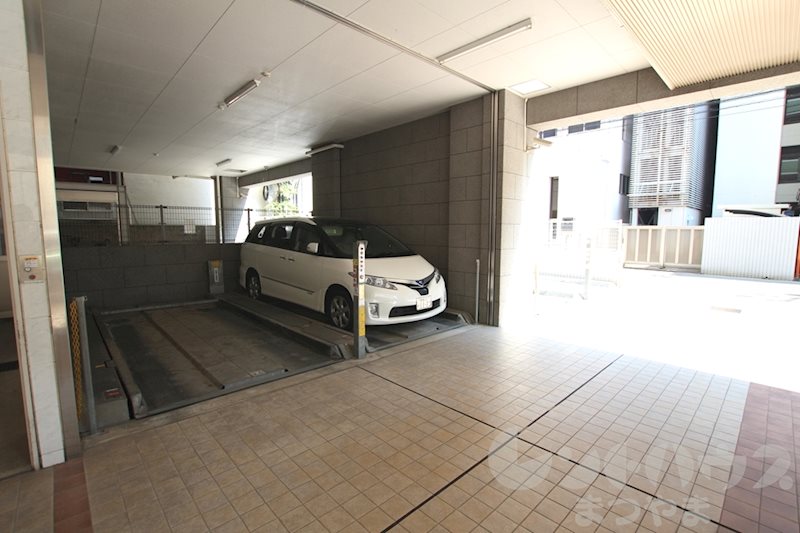ヴァレーレ県庁前 その他