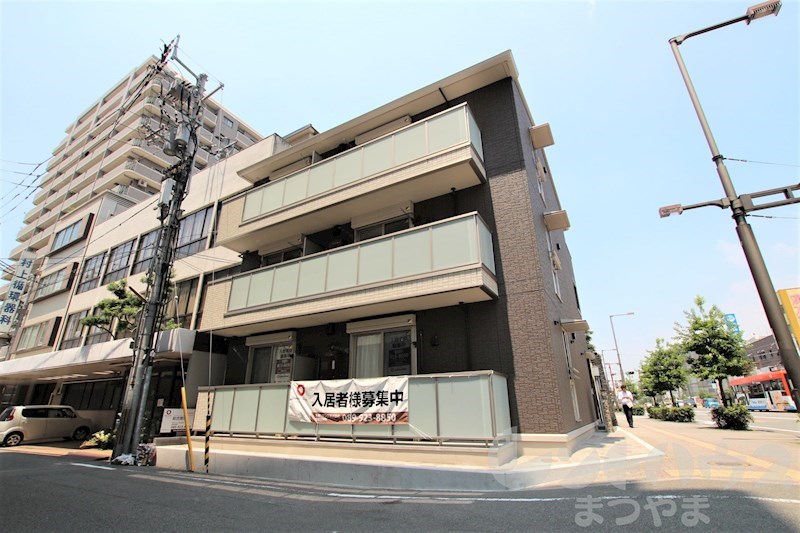 カンパーナ勝山 外観