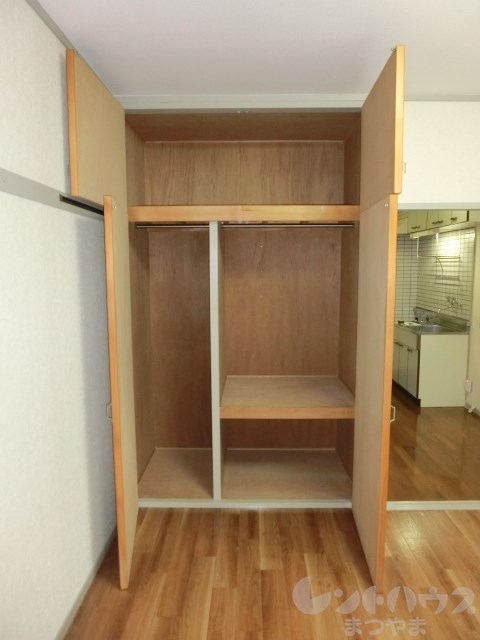 リバーサイド中村 収納