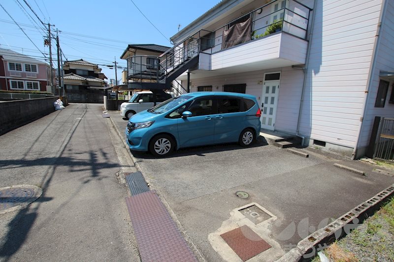 パルテナール・ナカ 駐車場