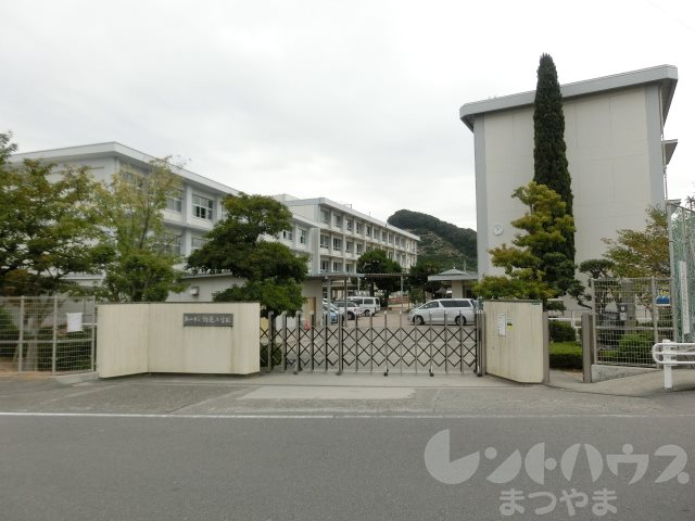 パルテナール・ナカ 小学校