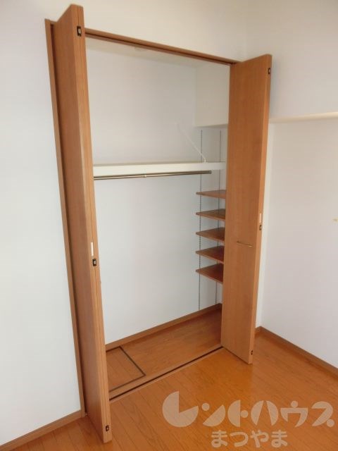 フェニックス本町 収納