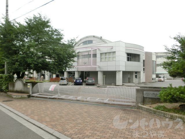 TREIZE RE UNION 小学校