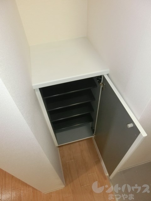 ジャンヌ喜与町 その他