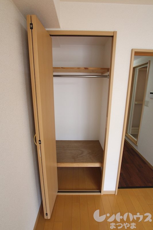 ハイツ島口 収納