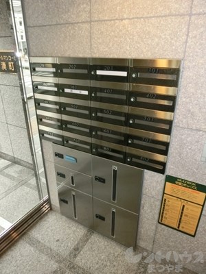 シャルマンコーポ湊町 エントランス