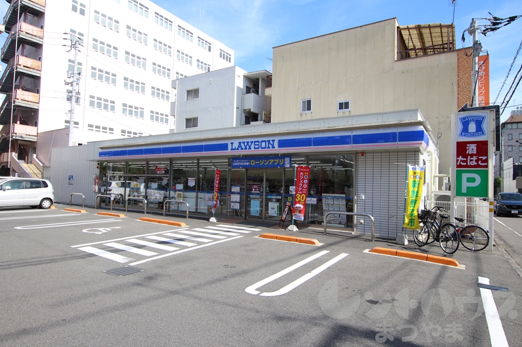 シャルマンコーポ湊町 コンビニ