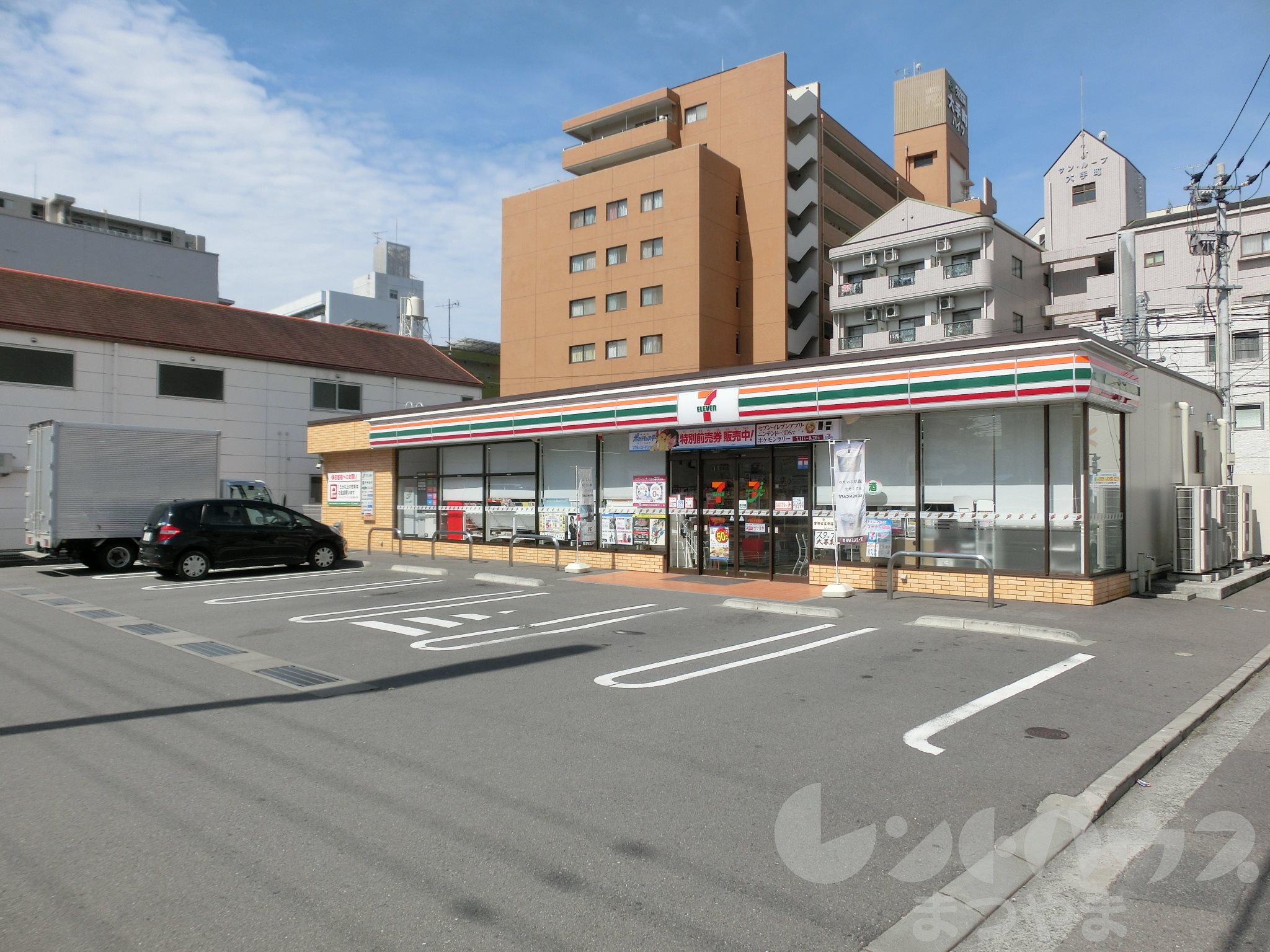 ドルーク三番町 コンビニ