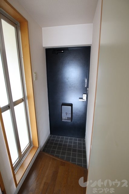 サンコービル 玄関