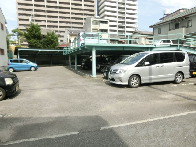 シミズモータープール 玄関