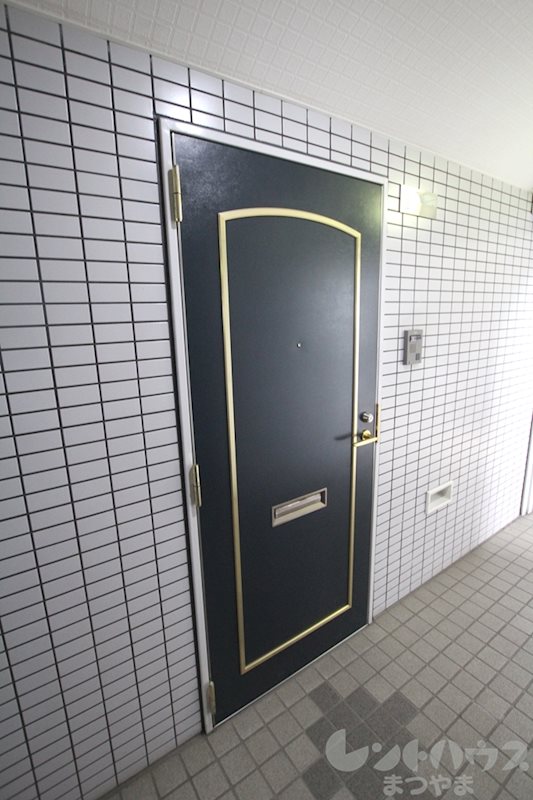 ジョイフル東野 玄関