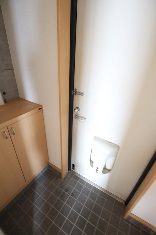 アスプラス山越 玄関