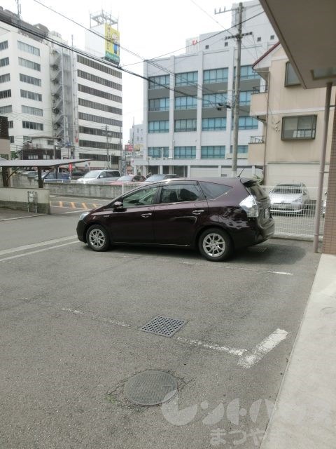 ヴィラサウス持田 駐車場