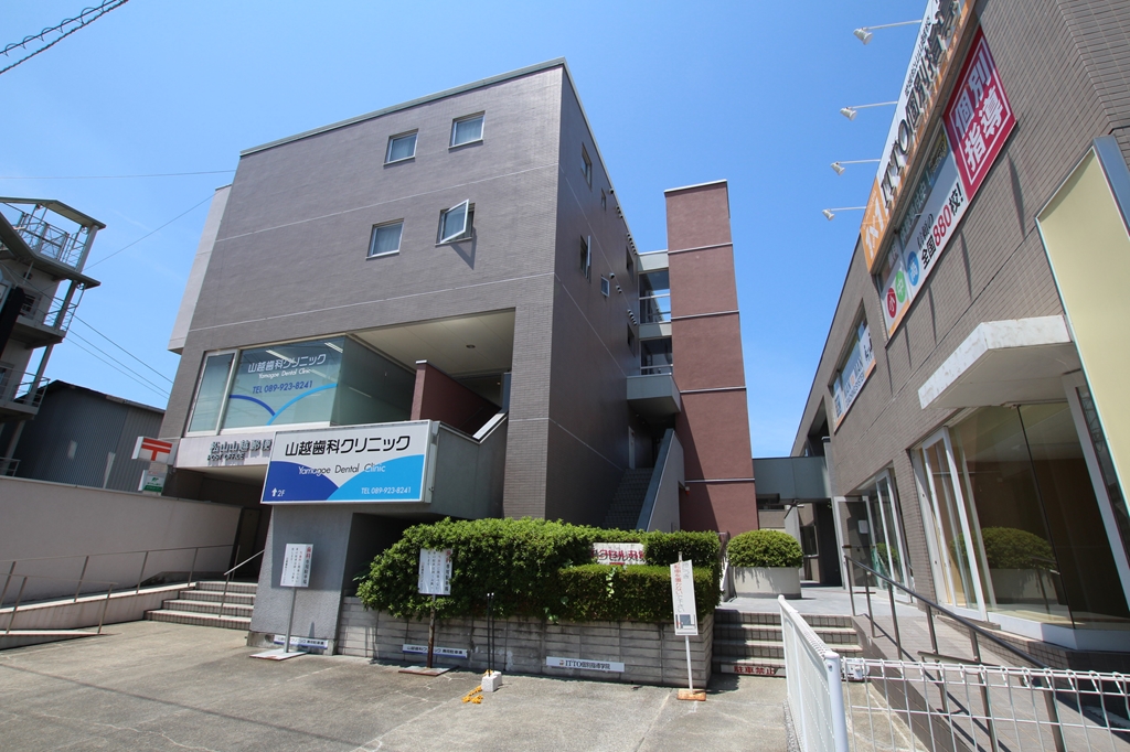 ネスト山越 郵便局