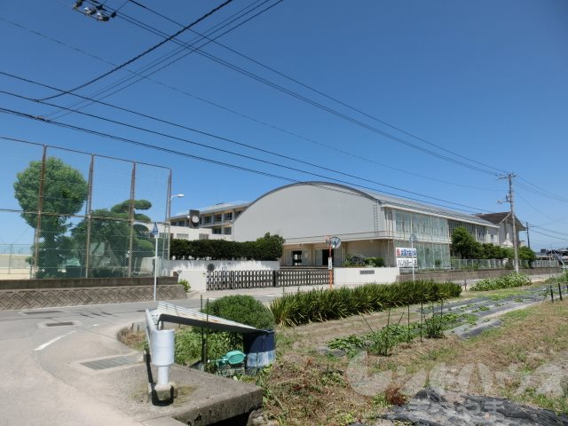 ヴァン・ヴェール久米 中学校