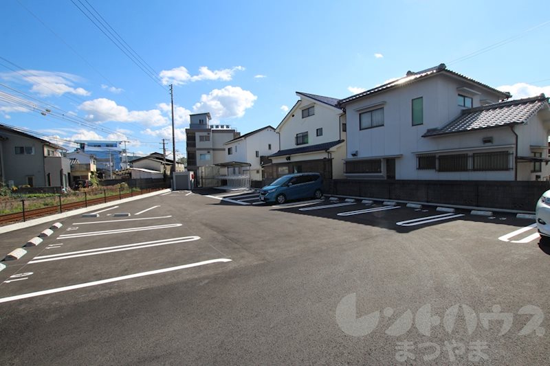 ルーベル中村 駐車場