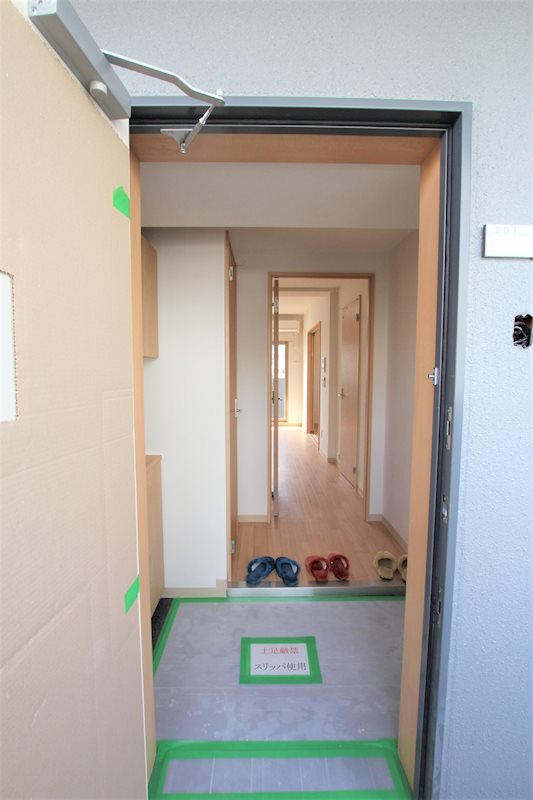 アステリア萱町 玄関