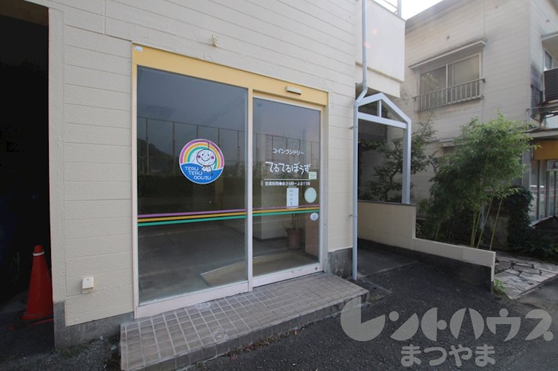 ハイツ島口 玄関