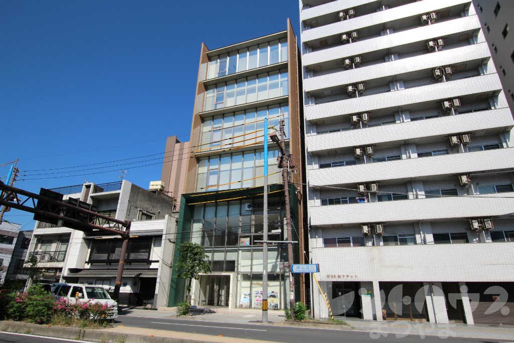 ルミナス勝山東 専門学校