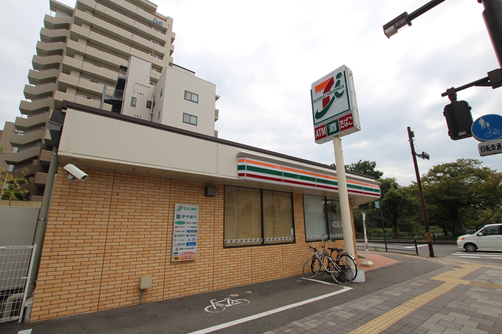 9CROSS コンビニ