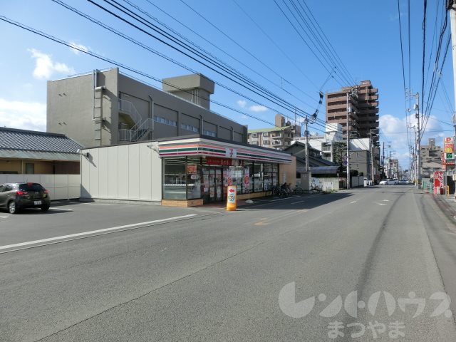 メゾンパルサー道後 コンビニ