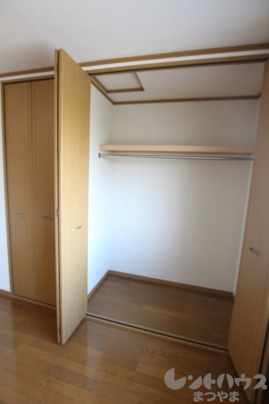 エントピアつばさ 収納