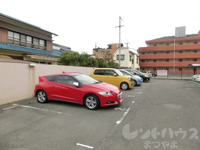 フローレスタ道後 駐車場