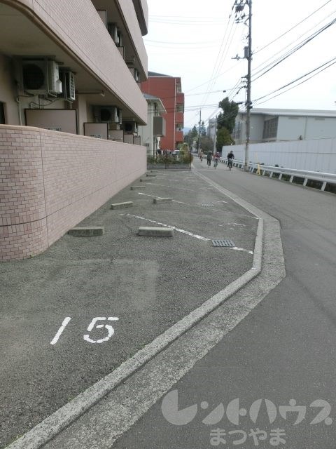 フローレスタ道後 駐車場