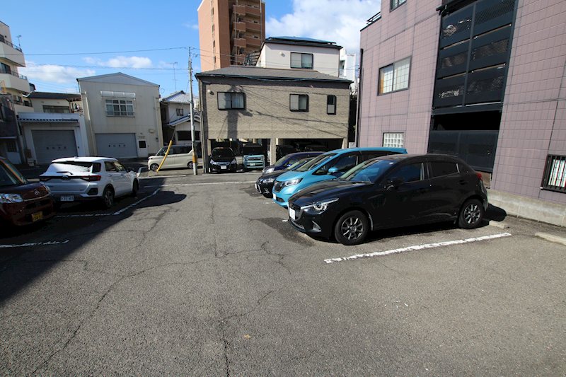 ステューディオツキヤマ 駐車場