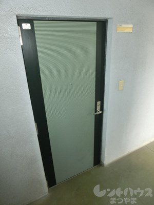 ヴァンテアン清水 玄関