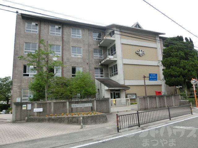 鷹子借家 小学校