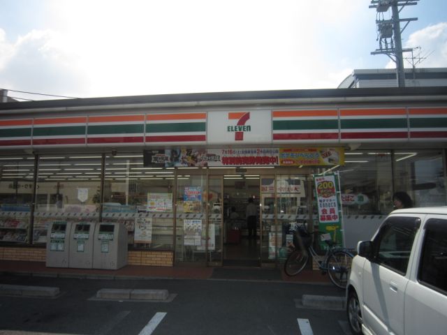 森ビル１ コンビニ