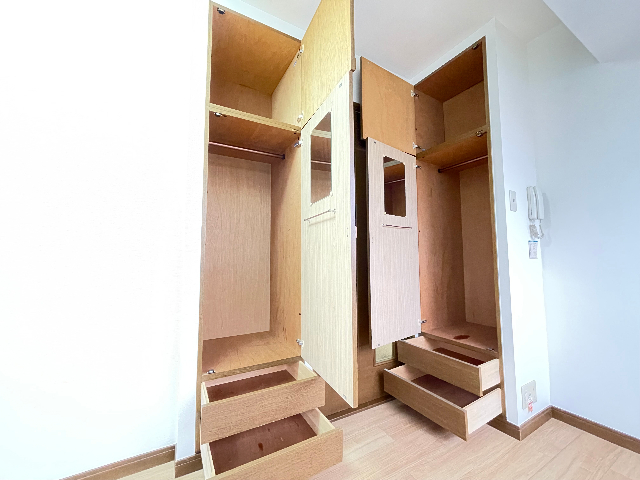 名古屋辻ビル 収納