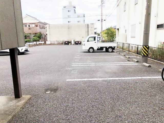 エスポワール雅 駐車場