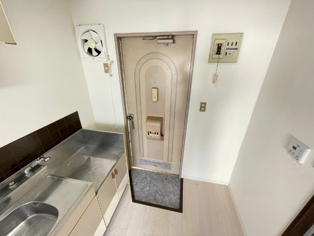 タウニー本郷 玄関