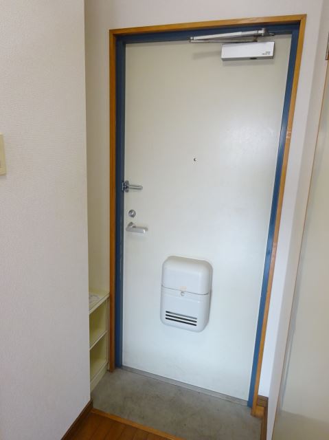 メゾンドールクラタ 玄関