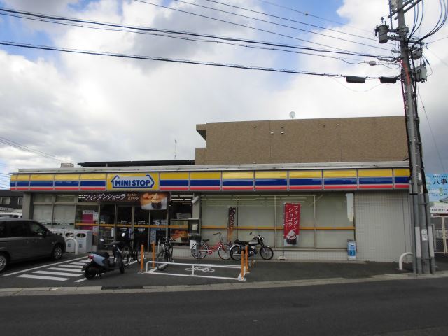 メルヘン八事 コンビニ