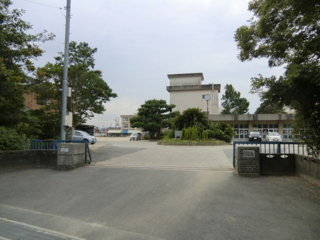 フラット・エム 小学校