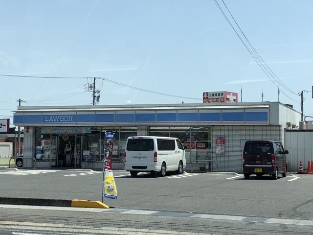 三重県津市白塚町 コンビニ