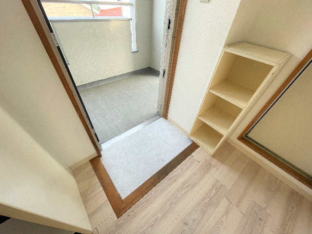 滝子ロイヤルハイツ 玄関
