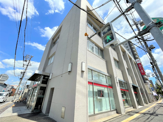 滝子ロイヤルハイツ 銀行